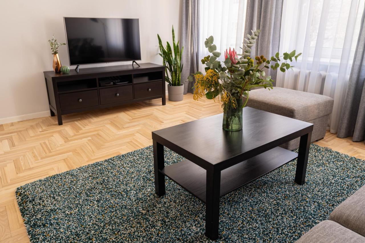 Lovely Apartment In The City Center Каунас Экстерьер фото